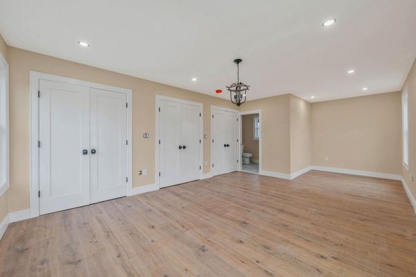 Empty room, Interior, Pendant Lights, Recessed Lighting, Wood Texture Flooring