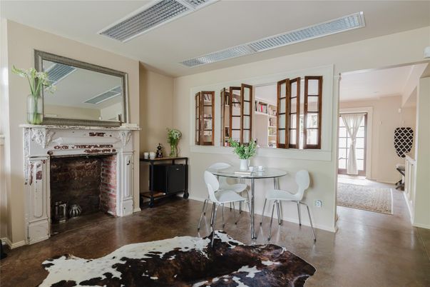 Dining room, Fireplace, Interior