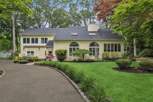 Exterior, Facade, Cape Cod