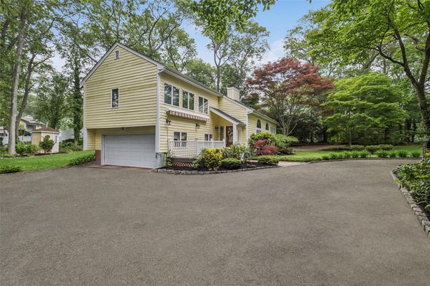 Attached, Exterior, Facade, Raised Ranch