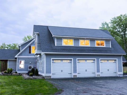Attached, Exterior, Facade, Cape Cod