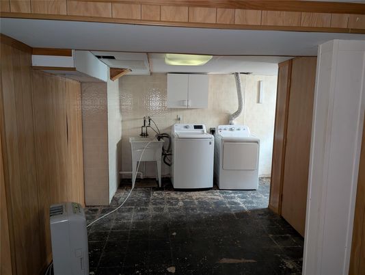 Interior, Washer, Wooden Walls