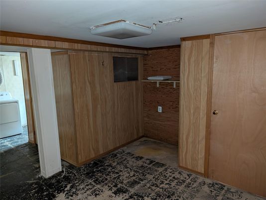 Empty room, Interior, Washer, Wooden Walls