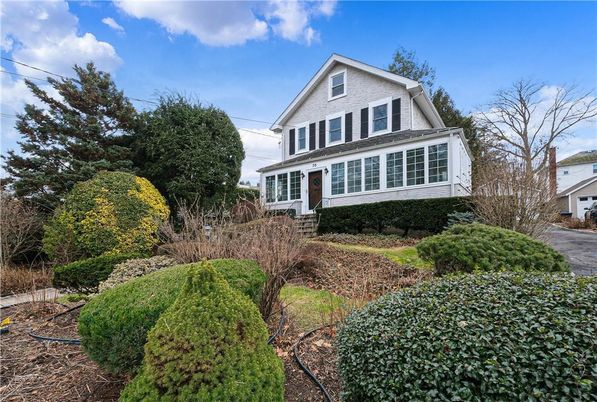 Backyard, Exterior, Facade, Queen Anne Victorian