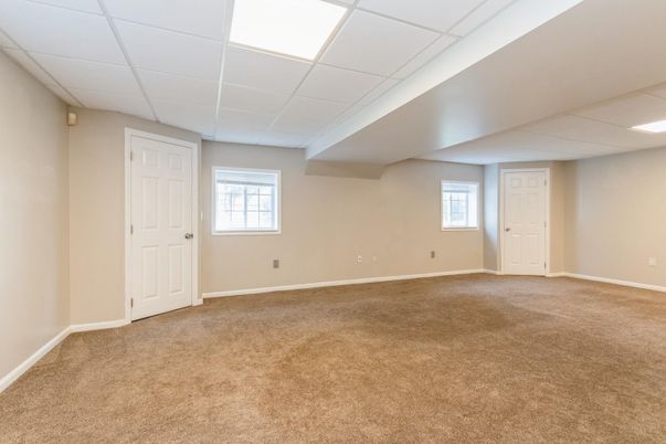 Empty room, Interior, Recessed Lighting