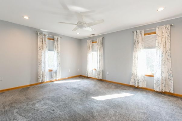 Empty room, Interior, Recessed Lighting