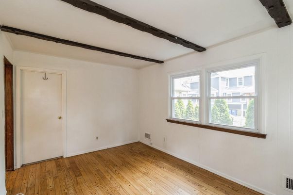 Empty room, Interior, Wooden Beams, Wood Texture Flooring