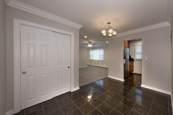 Chandelier, Empty room, Interior, Recessed Lighting