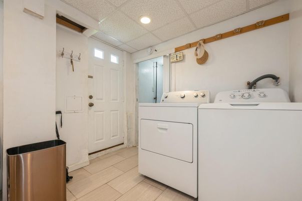 Interior, Recessed Lighting, Utility Closets, Washer