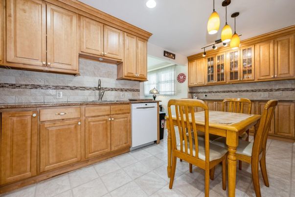 Dining room, Interior, Kitchen, Pendant Lights, Recessed Lighting