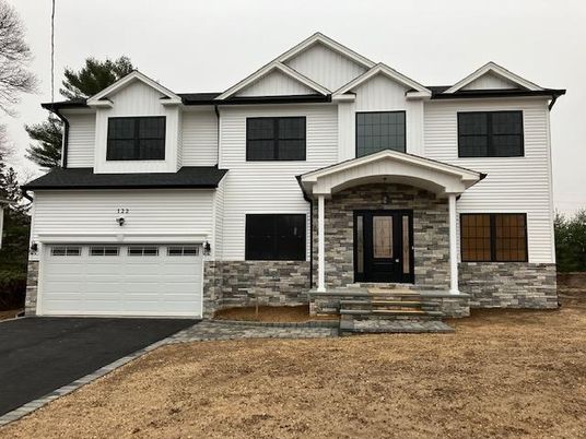 Attached, Exterior, Facade, Farmhouse