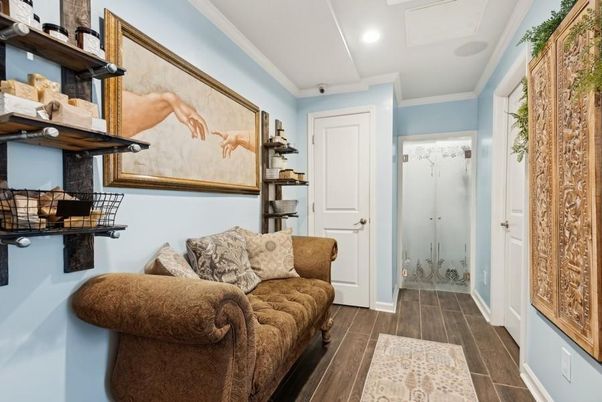 Interior, Recessed Lighting, Wood Texture Flooring