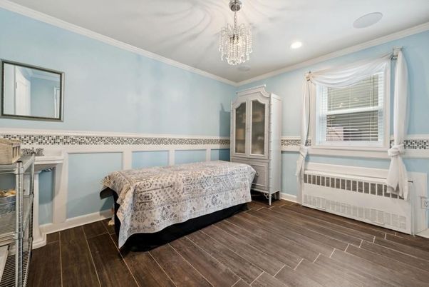 Bedroom, Chandelier, Interior, Recessed Lighting, Wood Texture Flooring