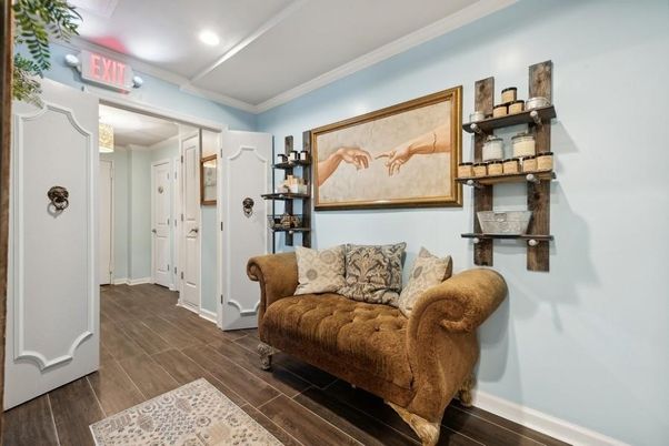 Interior, Recessed Lighting, Wood Texture Flooring