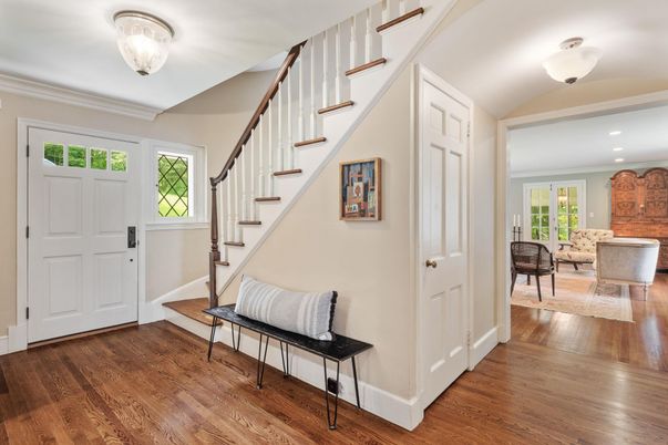 Interior, Recessed Lighting, Wood Texture Flooring