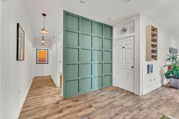 Interior, Pendant Lights, Recessed Lighting, Wood Texture Flooring