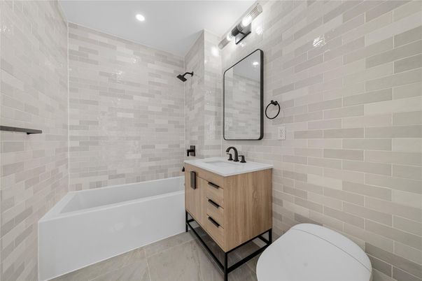 Bathroom, Interior, Recessed Lighting