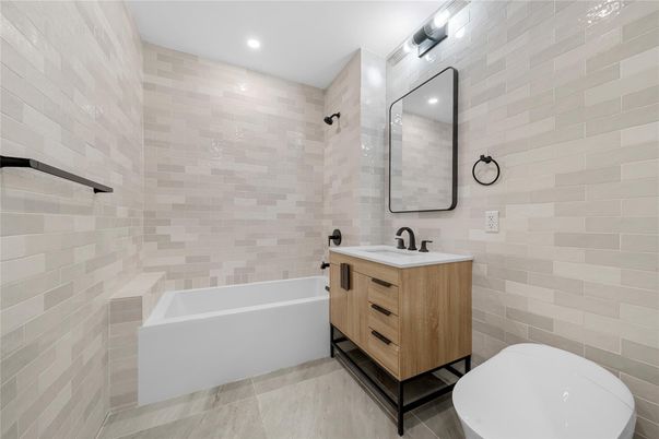 Bathroom, Interior, Recessed Lighting