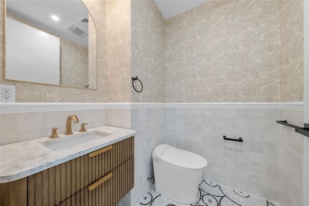 Bathroom, Interior, Recessed Lighting