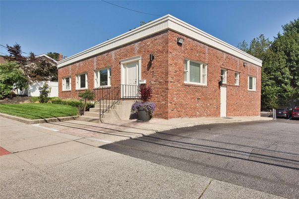 Exterior, Facade, Brick Facade, Brick Traditional