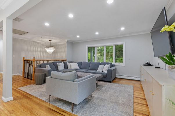 Chandelier, Dining room, Interior, Living room, Pendant Lights, Recessed Lighting, Wood Texture Flooring