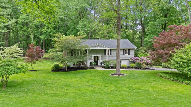 Backyard, Exterior, Facade, Cape Cod