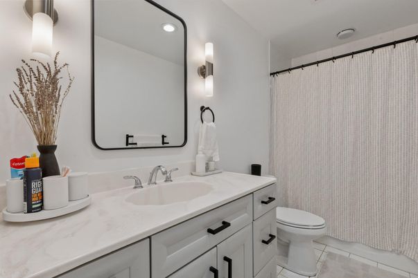 Bathroom, Interior, Recessed Lighting
