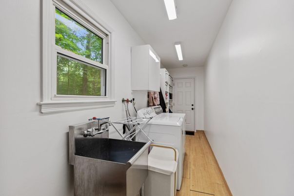 Interior, Washer, Wood Texture Flooring