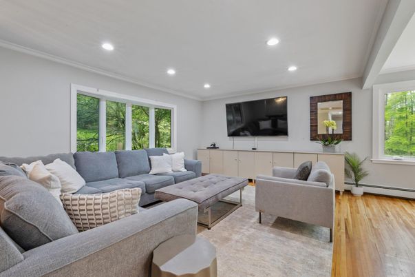 Interior, Living room, Recessed Lighting, Wood Texture Flooring