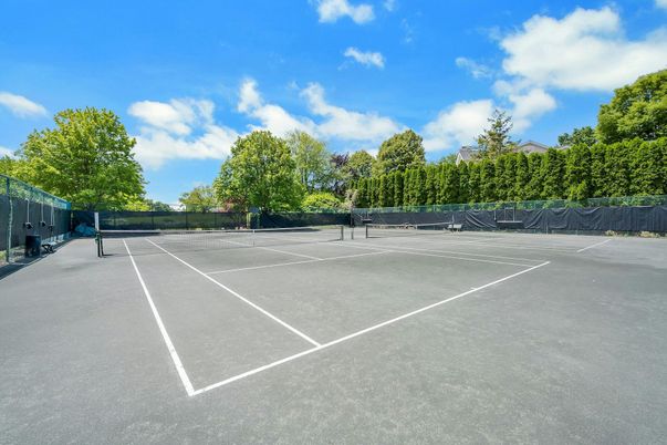 Exterior, Tennis Courts