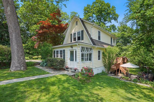 Backyard, Exterior, Facade, Queen Anne Victorian