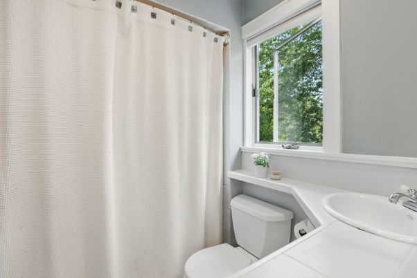 Bathroom, Interior, Tile Countertops
