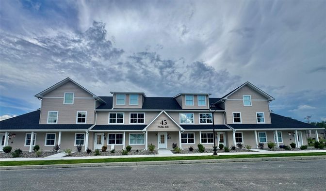 Exterior, Facade, Farmhouse