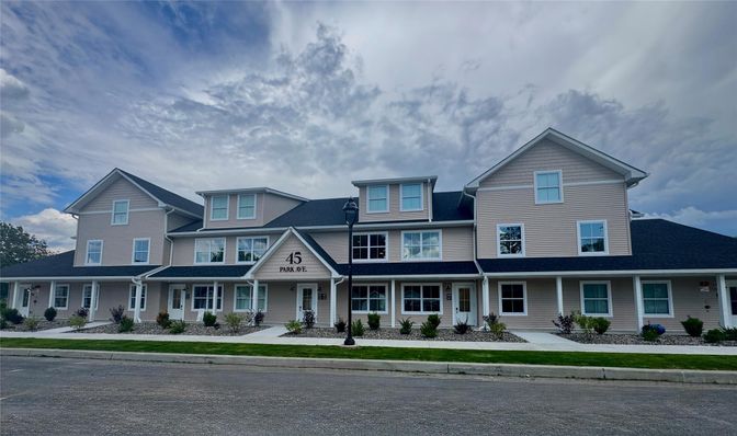 Exterior, Facade, Farmhouse