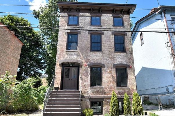 Exterior, Facade, Brick Facade, Rowhouse