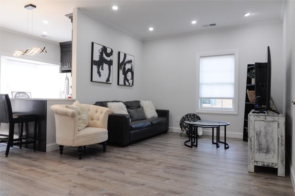 Interior, Pendant Lights, Recessed Lighting, Wood Texture Flooring
