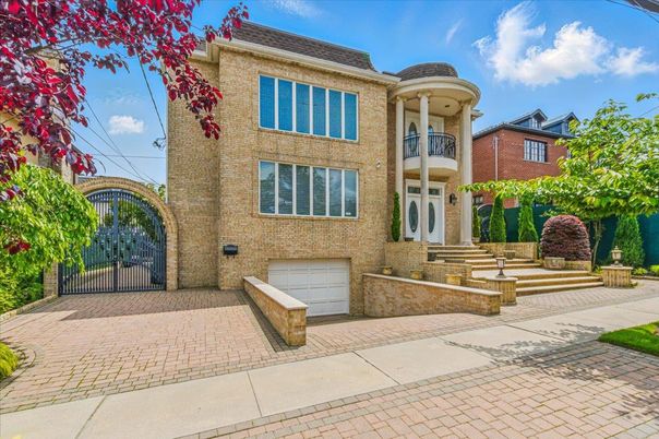 Attached, Exterior, Facade, Brick Facade, Rowhouse