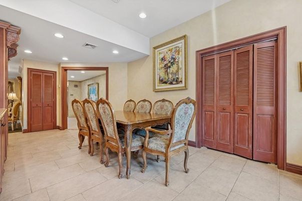 Dining room, Interior, Recessed Lighting