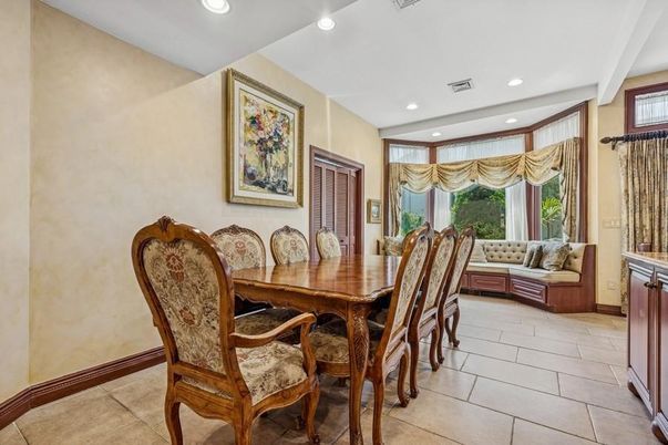 Dining room, Interior, Recessed Lighting
