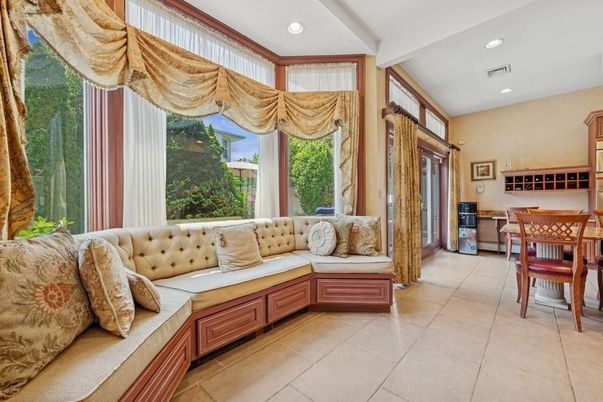 Dining room, Interior, Living room, Recessed Lighting