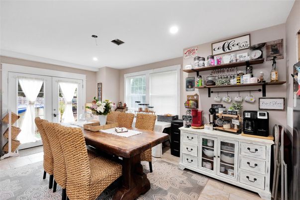 Dining room, Interior, Recessed Lighting