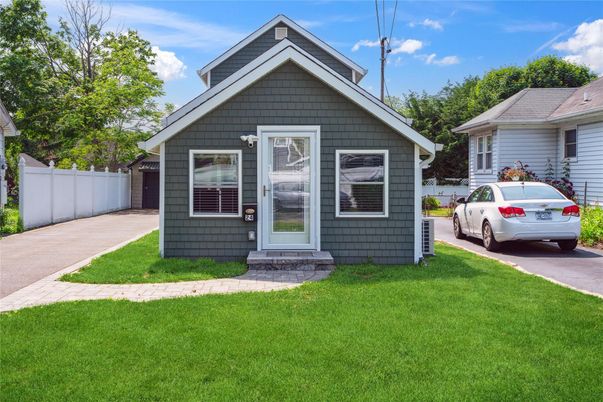Exterior, Facade, None