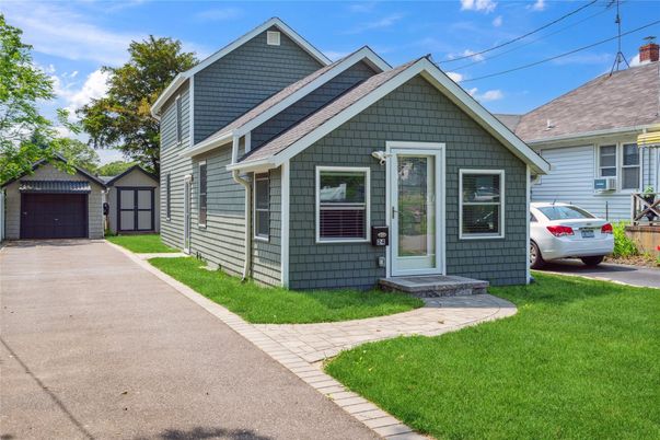 Detached Garage, Exterior