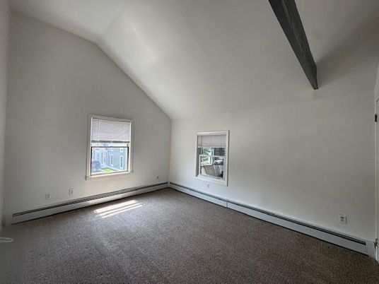 Empty room, Interior, Wooden Beams