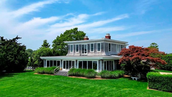 Backyard, Exterior, Facade, American Foursquare