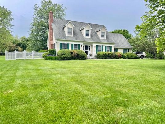 Backyard, Exterior, Facade, Cape Cod