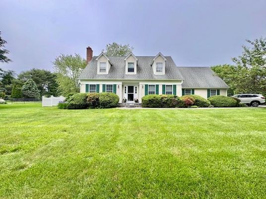 Backyard, Exterior, Facade, Cape Cod