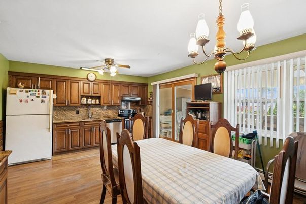 Chandelier, Dining room, Interior, Kitchen, Wood Texture Flooring