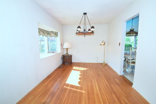 Interior, Pendant Lights, Wood Texture Flooring