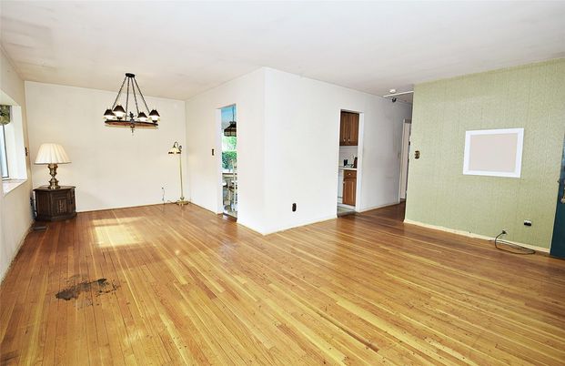 Empty room, Interior, Pendant Lights, Wood Texture Flooring